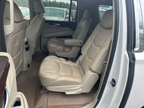 Used 2017 Cadillac Escalade ESV Premium Luxury image 8