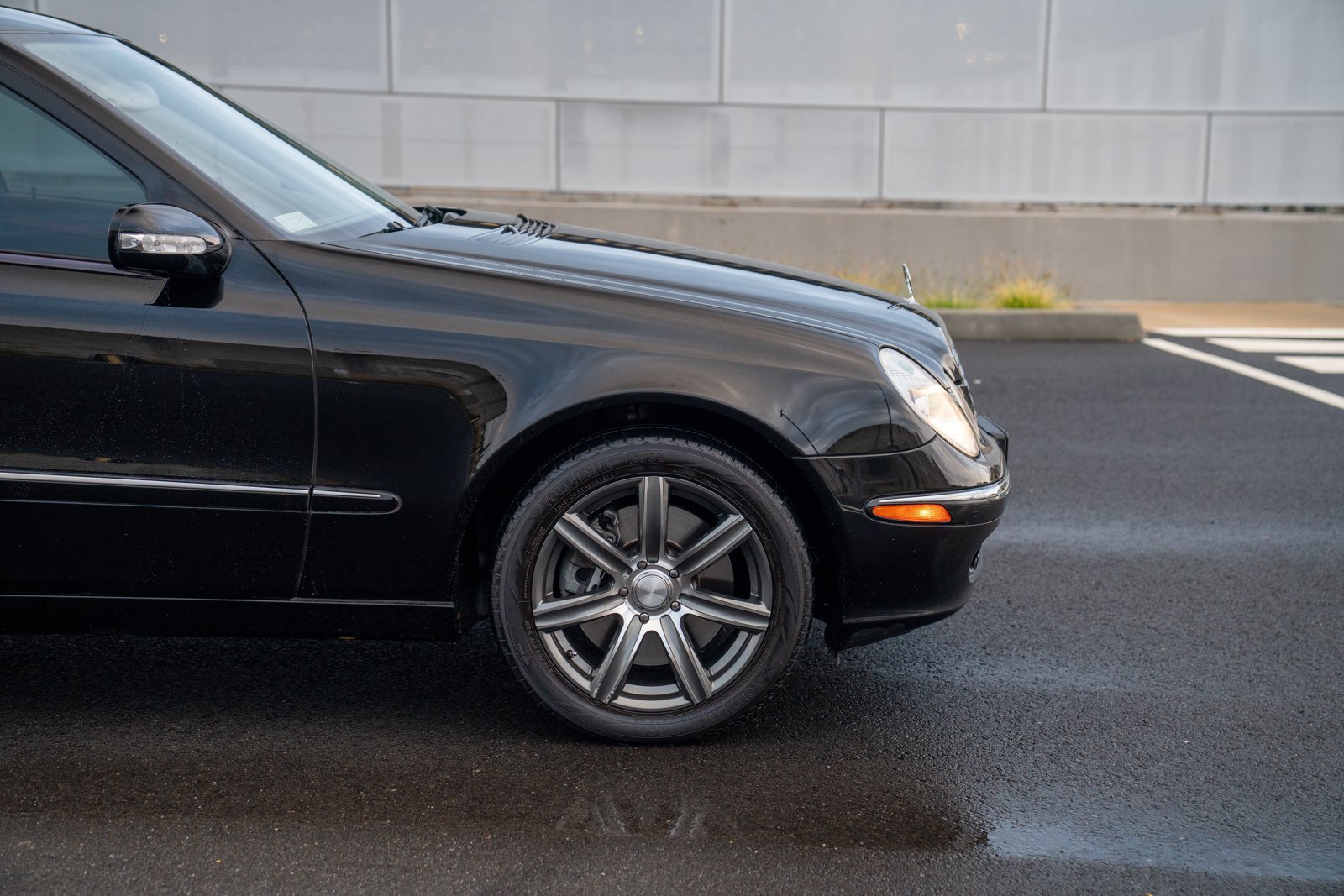 Used 2005 Mercedes-Benz E 500 4MATIC Sedan image 9