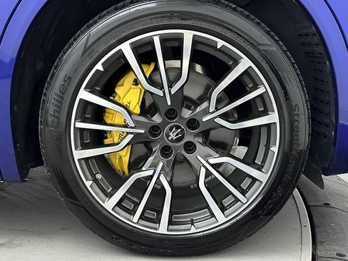 Used 2023 Maserati Grecale GT image 11