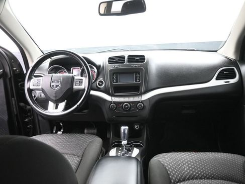 Used 2020 Dodge Journey SE w/ SE Popular Equipment Group image 14