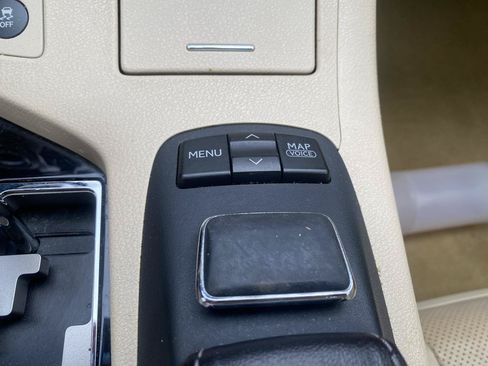 Used 2014 Lexus ES 350 w/ Luxury Package FWD image 16