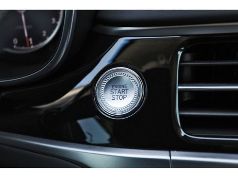 Used 2026 Genesis G70 2.5T image 28