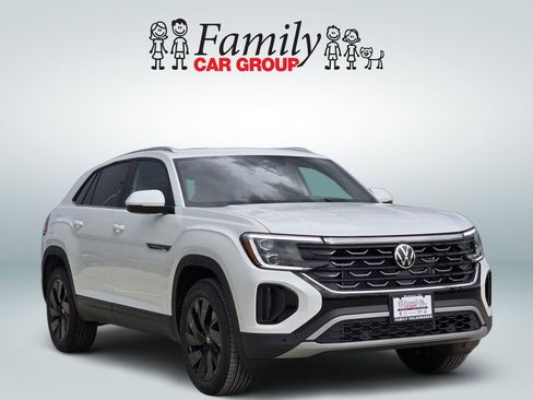 New 2026 Volkswagen Atlas Cross Sport SE FWD image 2
