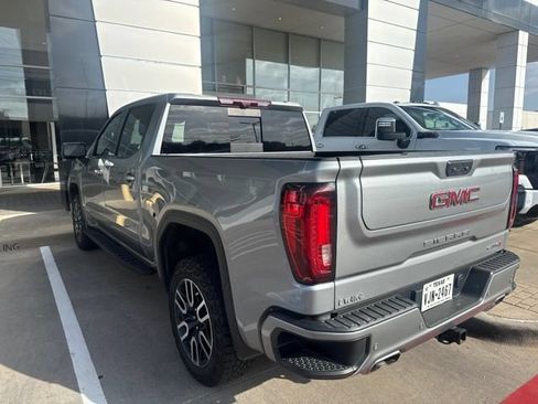 Used 2024 GMC Sierra 1500 AT4 w/ Technology Package AWD/4WD image 4