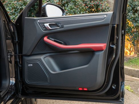 Used 2023 Porsche Macan GTS image 32