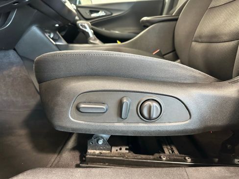 Used 2022 Chevrolet Malibu LT image 14