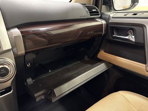 Used 2022 Toyota 4Runner Limited AWD/4WD image 26