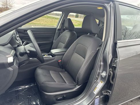 Used 2024 Nissan Altima 2.5 SV FWD image 10