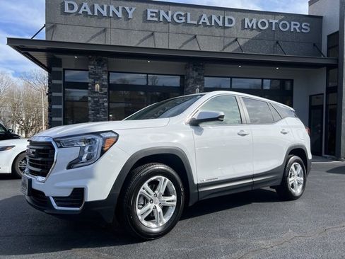 Used 2024 GMC Terrain SLE image 14