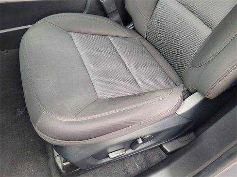 Used 2022 Ford Explorer XLT image 12