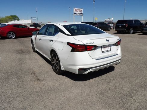 Used 2020 Nissan Altima 2.0 Platinum FWD image 6