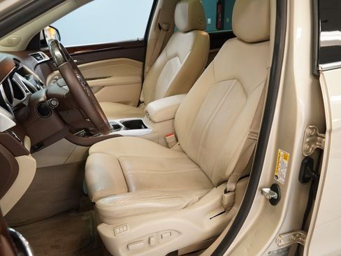 Used 2012 Cadillac SRX Luxury image 3