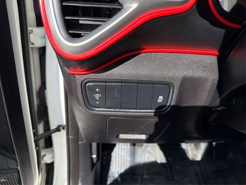 Used 2020 Kia Soul LX image 18