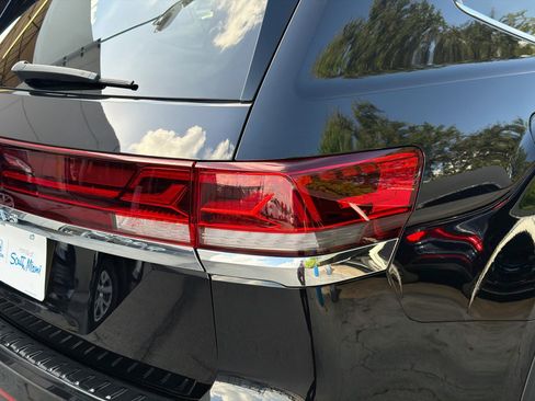 Used 2024 Volkswagen Atlas SE w/ Panoramic Sunroof Package FWD image 27