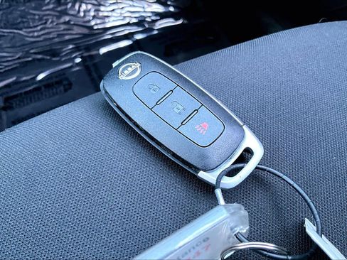 Used 2023 Nissan Rogue S image 12