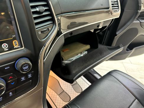 Used 2015 Jeep Grand Cherokee Overland image 31