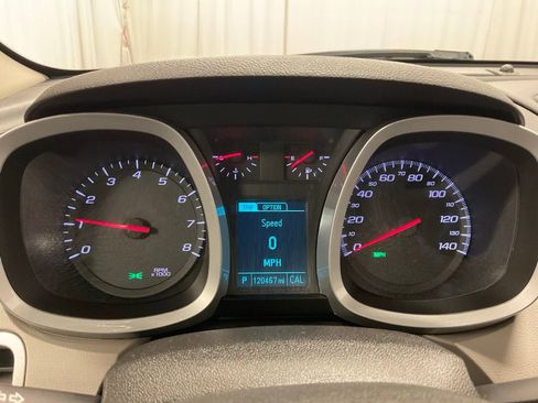 Used 2015 Chevrolet Equinox LT w/ Driver Convenience Package image 2