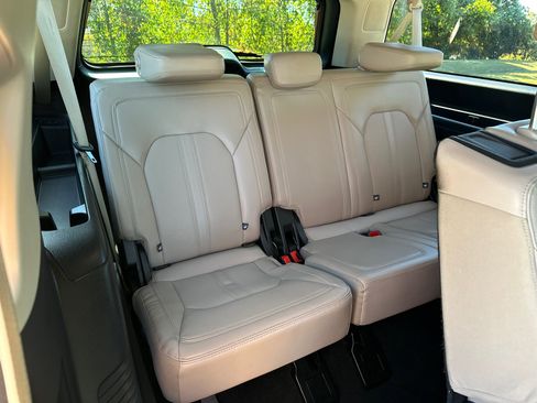 Used 2024 Ford Expedition Max Limited image 15
