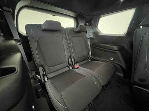 New 2025 Jeep Grand Cherokee L Laredo image 9