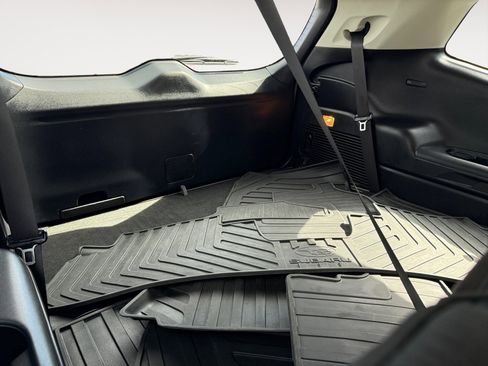 Used 2023 Subaru Ascent Premium w/ Convenience Package image 18