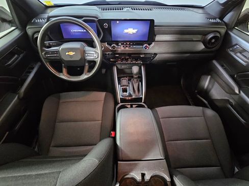 Used 2024 Chevrolet Colorado W/T w/ Safety Package image 18