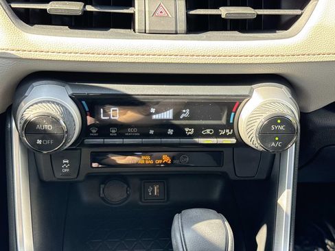 Used 2023 Toyota RAV4 XLE AWD/4WD image 6