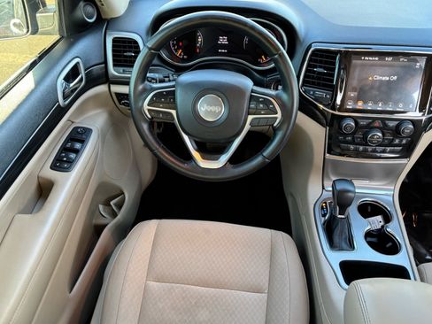 Used 2022 Jeep Grand Cherokee Laredo E image 15