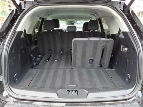 Used 2025 Ford Explorer Active AWD/4WD image 15