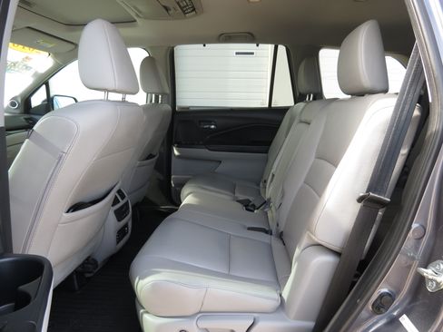 Used 2016 Honda Pilot Touring image 31