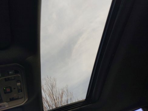 Certified 2025 Toyota Tacoma TRD Off-Road w/ TRD Off Road Premium Package image 28