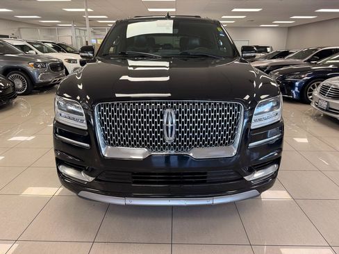 Used 2020 Lincoln Navigator Reserve AWD/4WD image 4