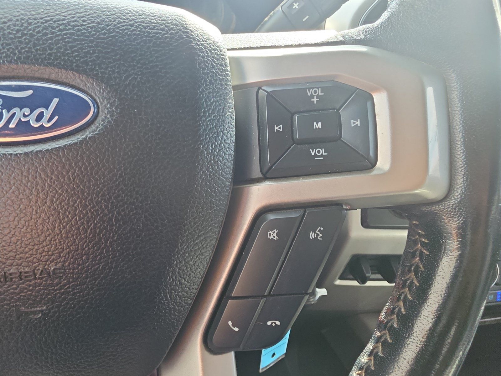 Used 2019 Ford F350 Lariat w/ Lariat Value Package AWD/4WD image 13