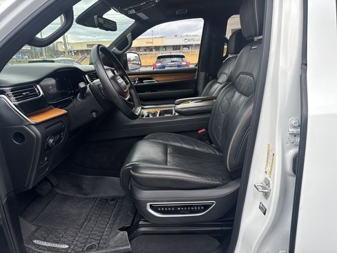 Used 2023 Jeep Grand Wagoneer L Series III image 12