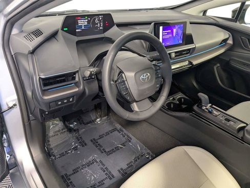 Used 2023 Toyota Prius XLE FWD image 12