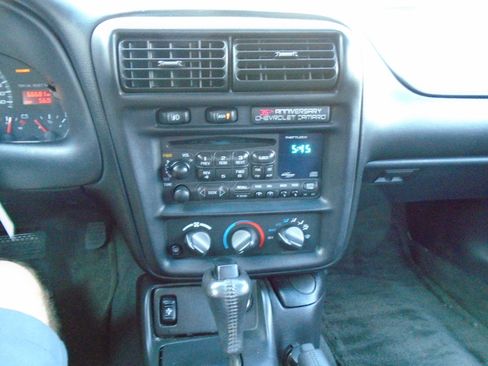 Used 2002 Chevrolet Camaro Z28 RWD image 15