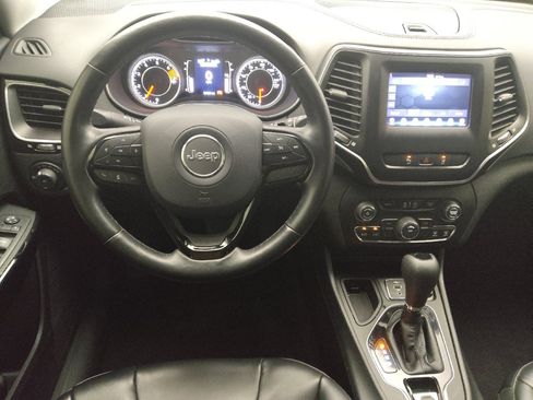 Used 2021 Jeep Cherokee Latitude Plus FWD image 22