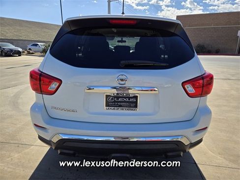 Used 2018 Nissan Pathfinder S image 5