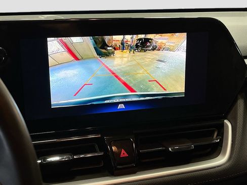 Used 2024 Chevrolet TrailBlazer LT w/ Convenience Package AWD/4WD image 13