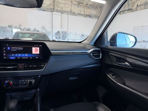 Used 2025 Chevrolet TrailBlazer LT image 33