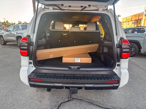 New 2026 Toyota 4Runner SR5 AWD/4WD image 13