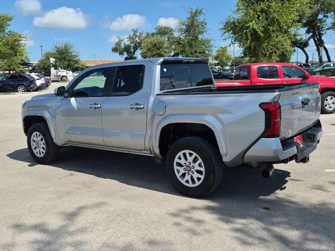 Certified 2025 Toyota Tacoma SR5 AWD/4WD image 3