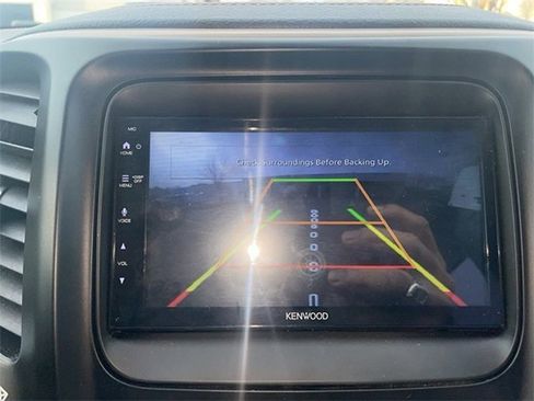 Used 2015 Jeep Cherokee Sport image 11