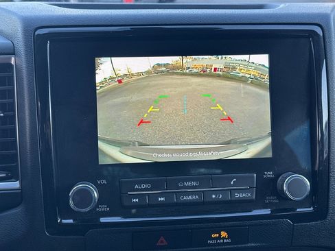 Used 2022 Nissan Frontier SV image 28