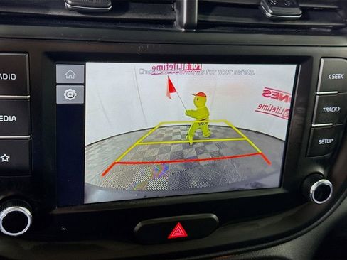 Used 2025 Kia Soul LX w/ LX Technology Package image 5