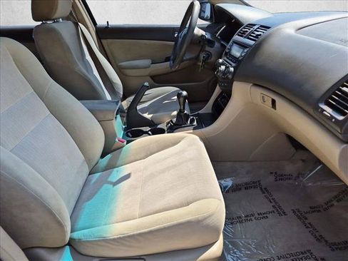 Used 2004 Honda Accord LX image 19