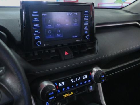 Used 2021 Toyota RAV4 XLE AWD/4WD image 21
