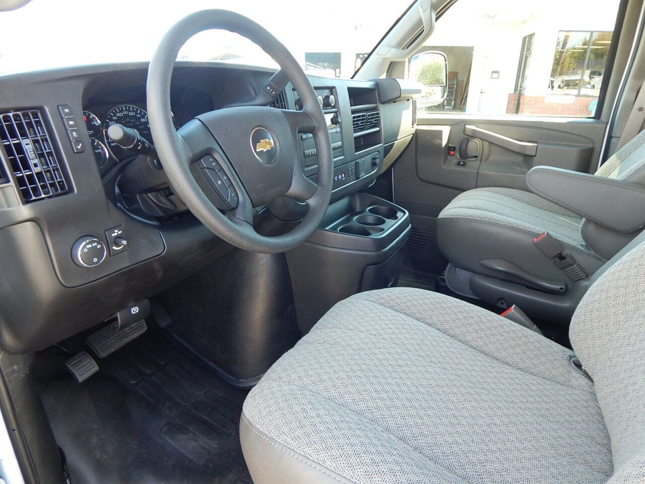 Used 2025 Chevrolet Express 2500 Extended w/ Communications Package RWD image 18