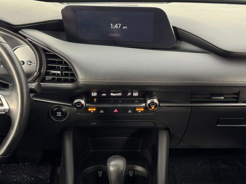 Used 2021 MAZDA MAZDA3 s image 23