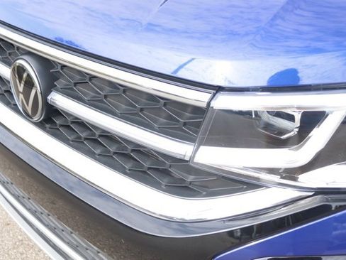 Used 2024 Volkswagen Taos SEL image 10