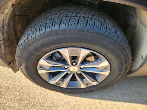 Used 2026 Chevrolet Equinox LT FWD image 8